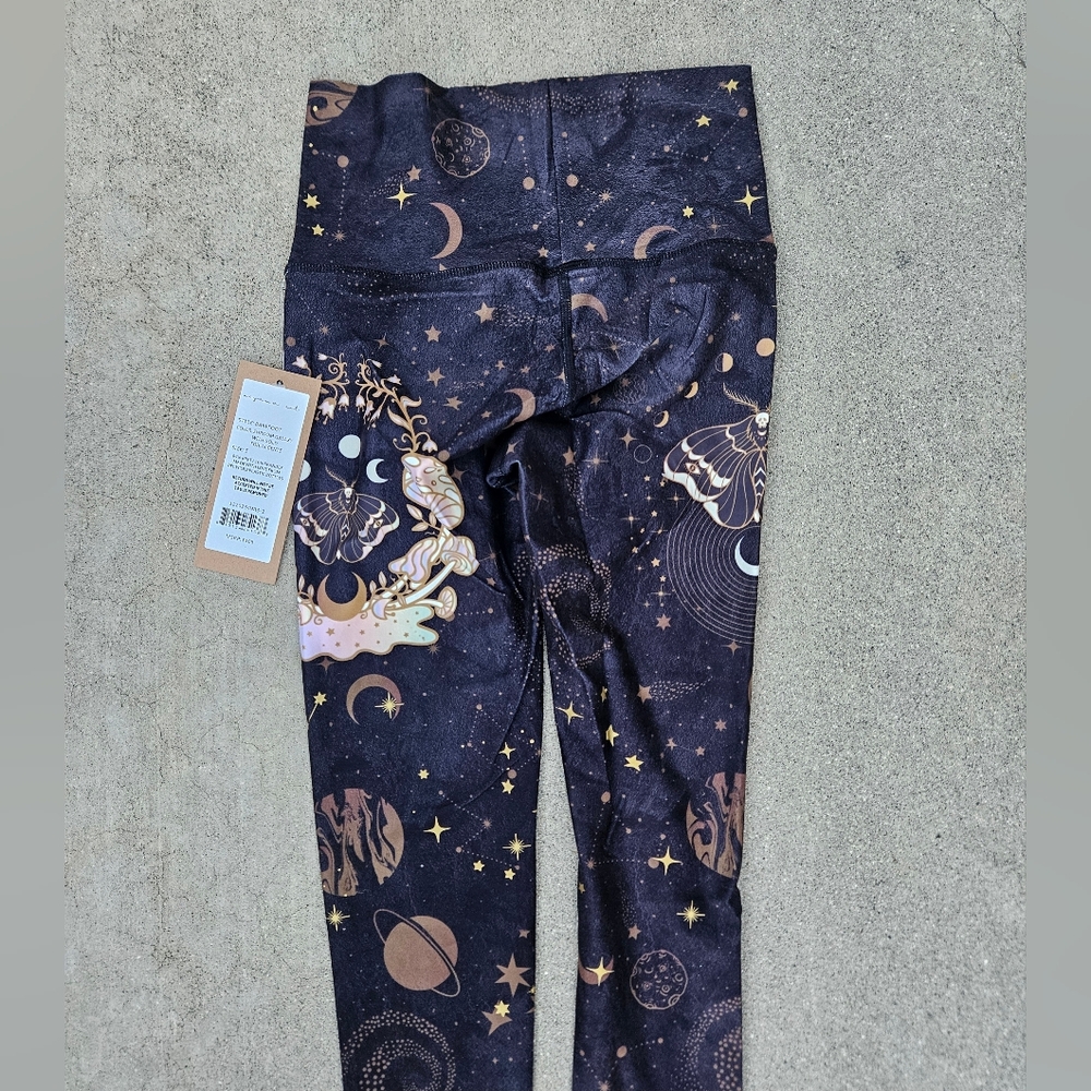 NWT NIYAMA SOL SHROOM GALAXY LEGGINGS, GOLD FOIL, GALAXY, CELESTIAL, STARS SMALL - Picture 8 of 10
